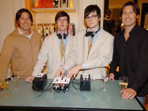 AndrewAndrew iPods AndrewAndrew iPods