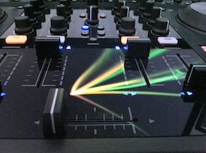 Traktor Kontrol S4 Review mixer Traktor Kontrol S4 Review mixer