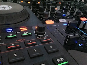 Traktor Kontrol S4 Traktor Kontrol S4