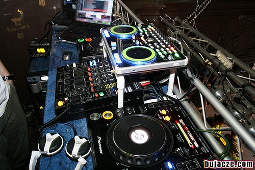 CDJ and digital