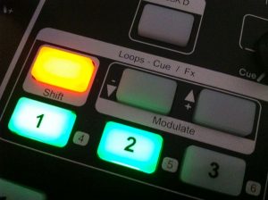 Hercules DJ 4Set loops, FX and cueing section Hercules DJ 4Set loops, FX and cueing section