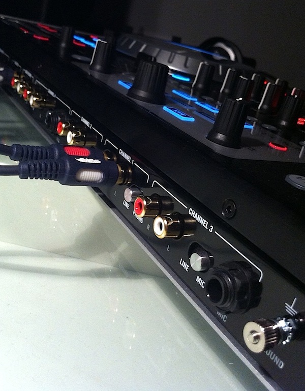 Numark NS6 Review rear Numark NS6 Review rear