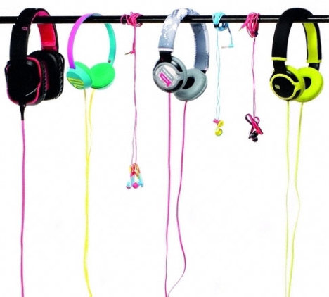 Hanging headphonres Hanging headphones