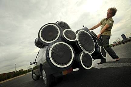 Soundsystem car