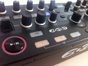 Zomo MC-1000 transport and cue functions