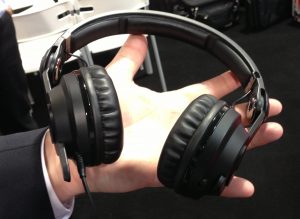 Zomo HD-2500 headphones Zomo HD-2500 headphones