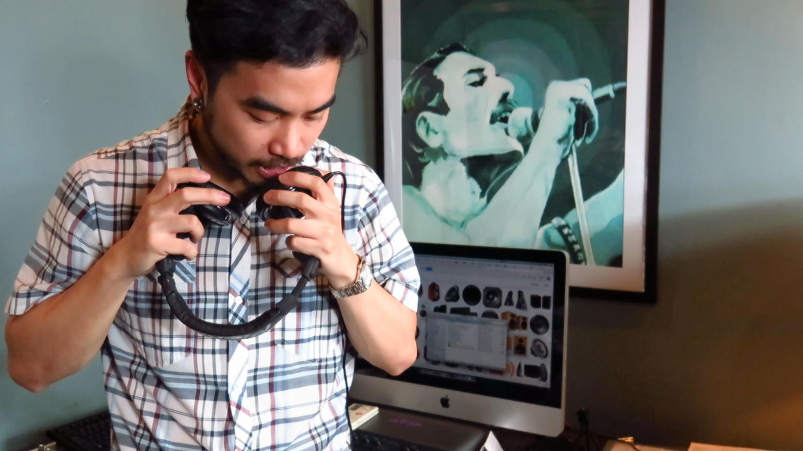 Headphones as a Microphone