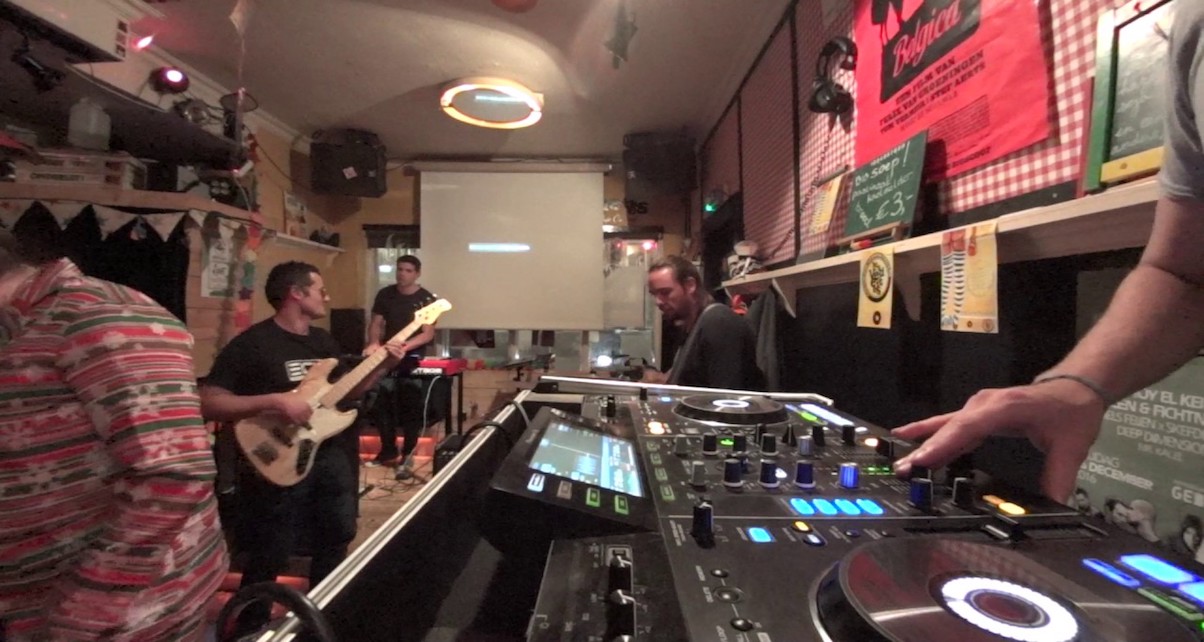 gigs-live-band-digital-dj-tips