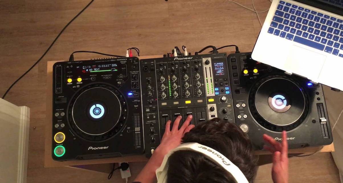 How to livestream DJ sets